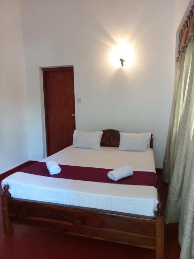 Lazy Bear Best Hostel In Kandy Ngoại thất bức ảnh