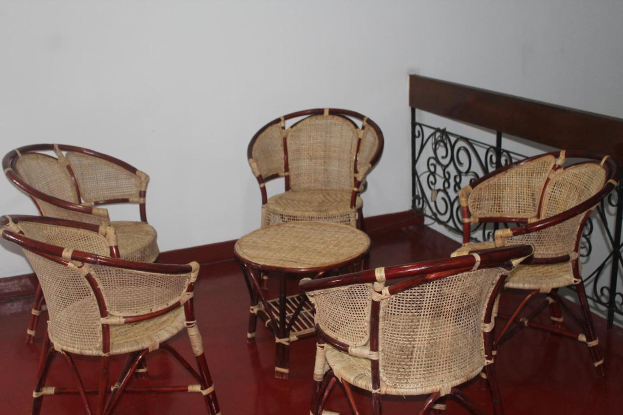 Lazy Bear Best Hostel In Kandy Ngoại thất bức ảnh