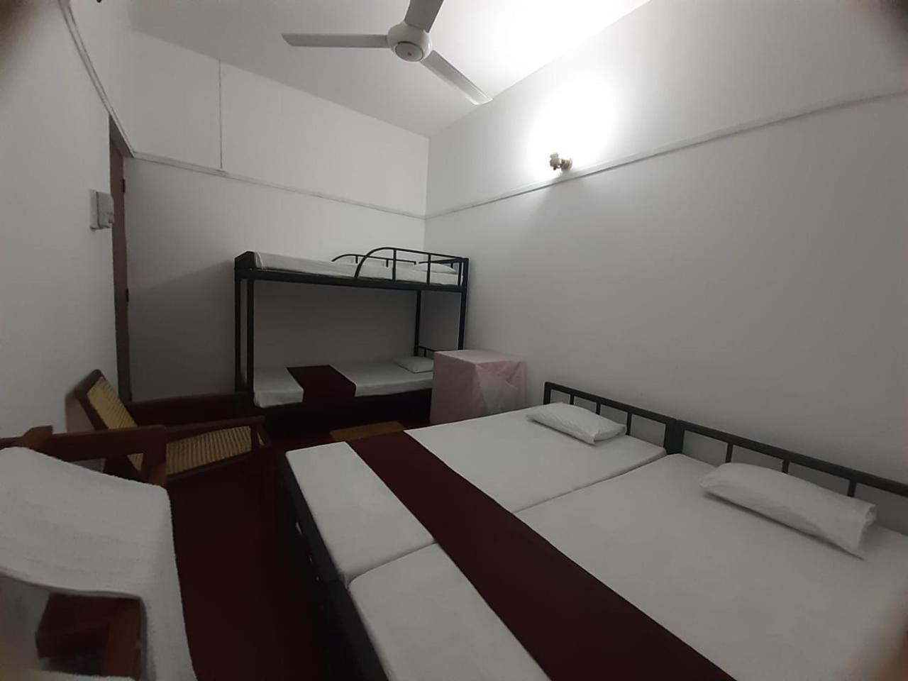 Lazy Bear Best Hostel In Kandy Ngoại thất bức ảnh