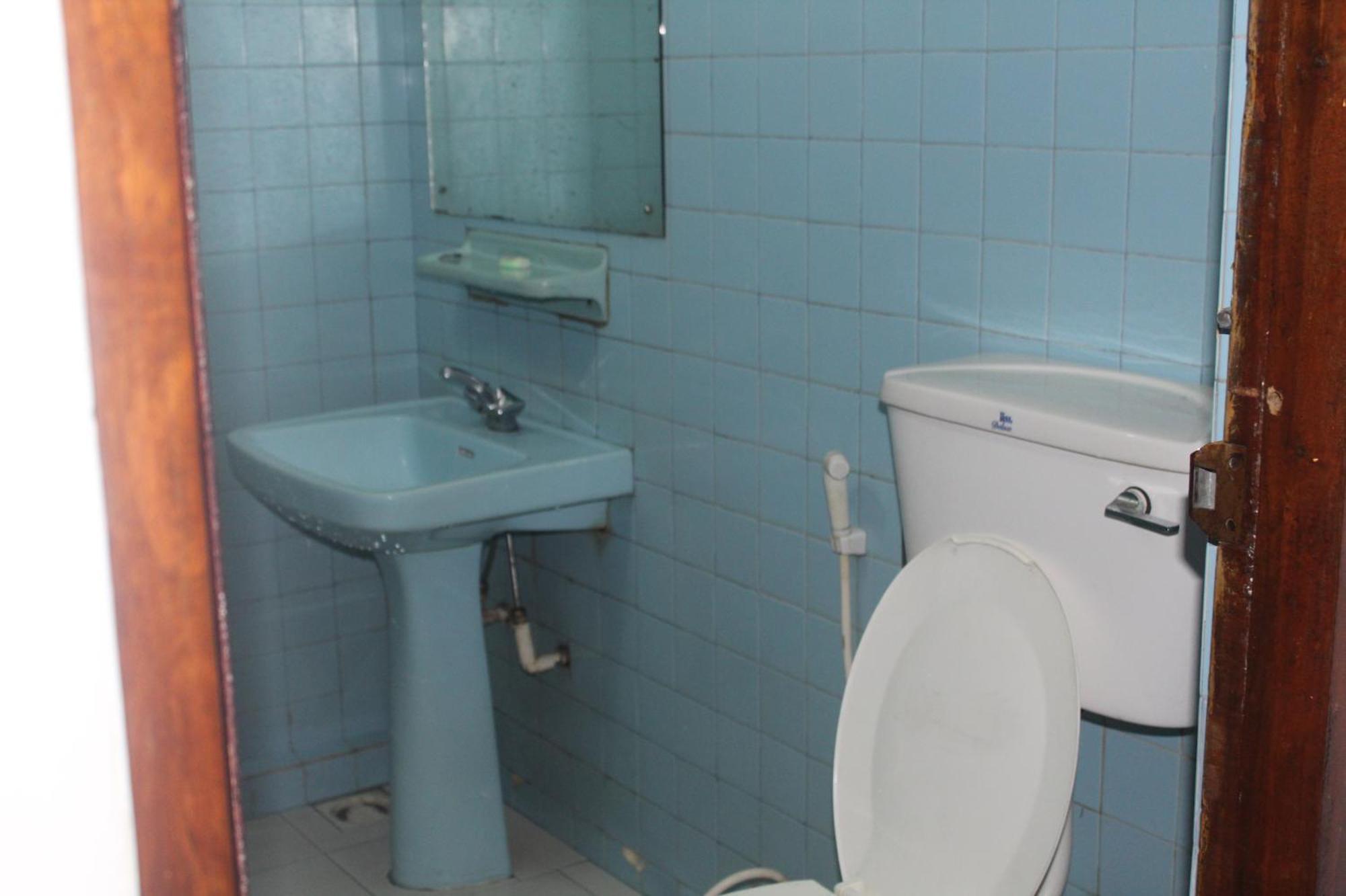 Lazy Bear Best Hostel In Kandy Phòng bức ảnh